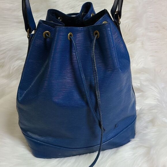 💯 Authentic Louis Vuitton Epi Noe Bag🍀 - Picture 14 of 17